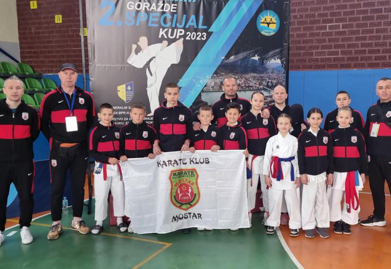 Karate klub ''Mostar'' se iz Goražda vratio sa 16 medalja