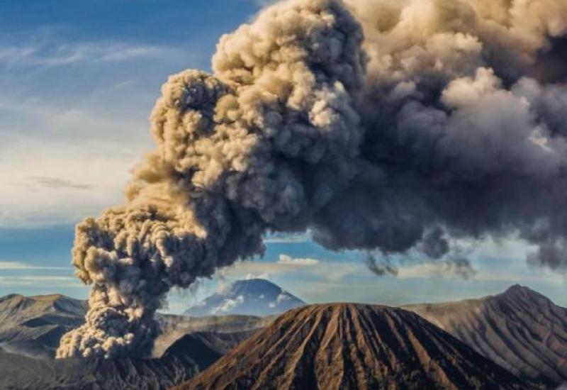 Erupcija na Kamčatki mogla bi zaprijetiti zračnom prometu