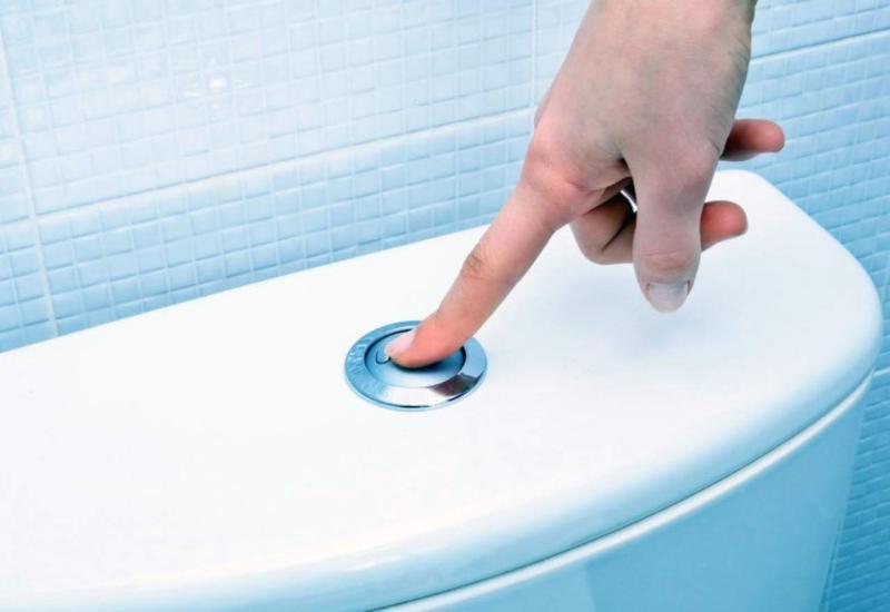 Eksperiment pokazao: Krivo puštate vodu na WC-u