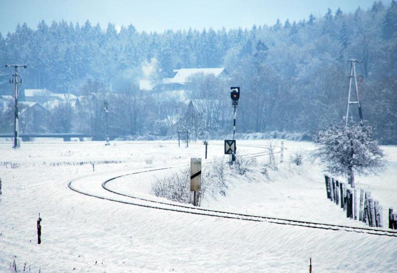 Ponovo zimski val u Europi: U Sloveniji napadalo pola metra snijega 