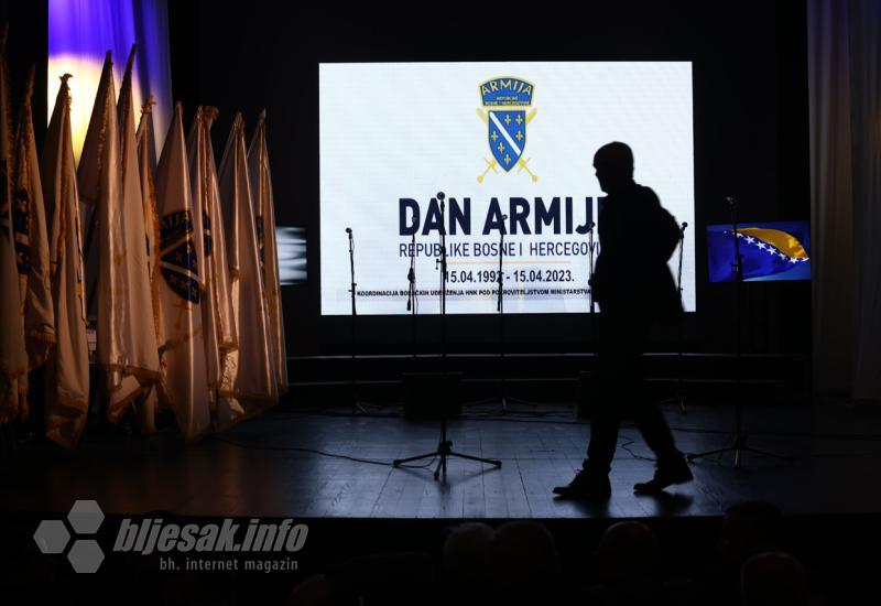 Obilježavanje 31. godišnjice Dana Armije Republike Bosne i Hercegovine - Dan Armije u Mostaru: 