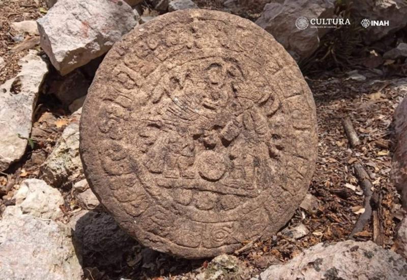 Arheolozi pronašli kamenu ploča drevnih Maja
