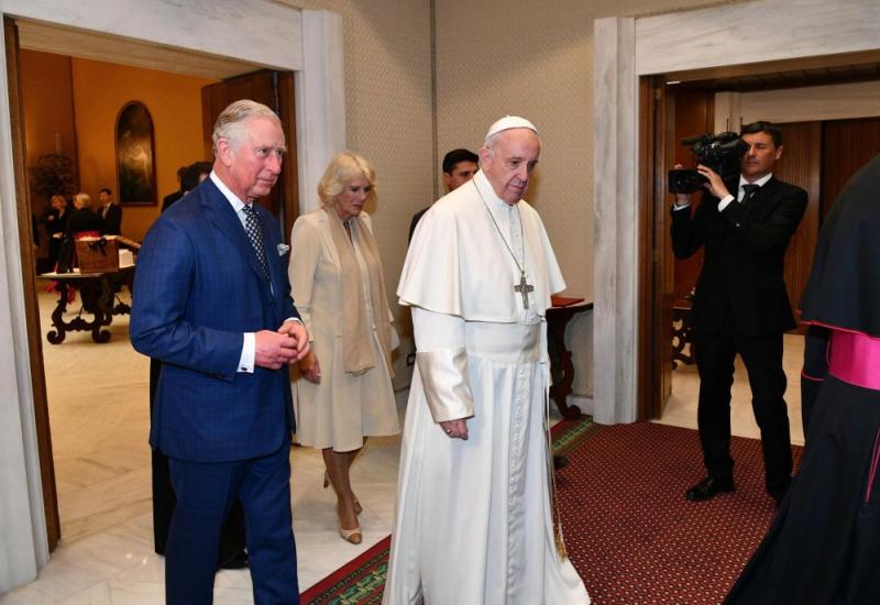 Papa daje relikvije Pravog križa kralju Charlesu  - Papa daje relikvije Pravog križa kralju Charlesu 