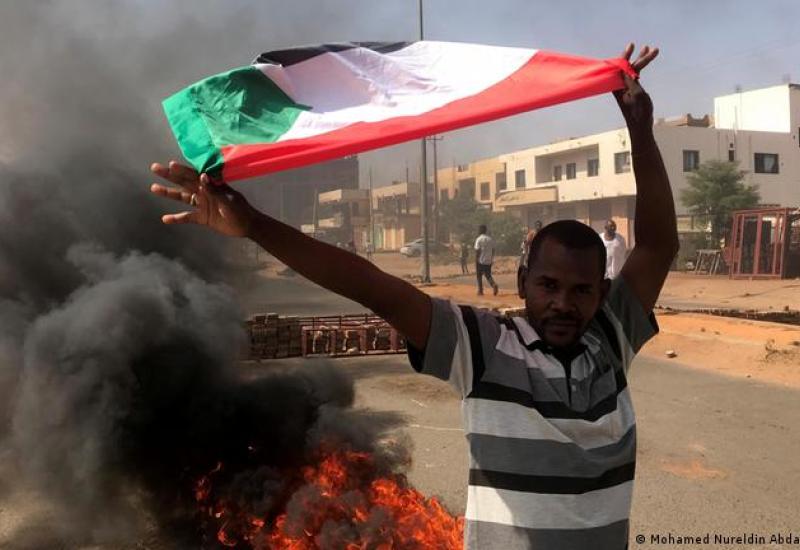 Ilustracija - Šef UN-a poziva na trodnevni prekid vatre u Sudanu dok tisuće bježe