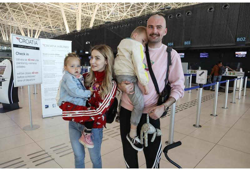 Lava s obitelji - Lava, curica za koju je Hrvatska skupila 2,4 milijuna eura u 25 dana, upravo kreće na liječenje u Ameriku