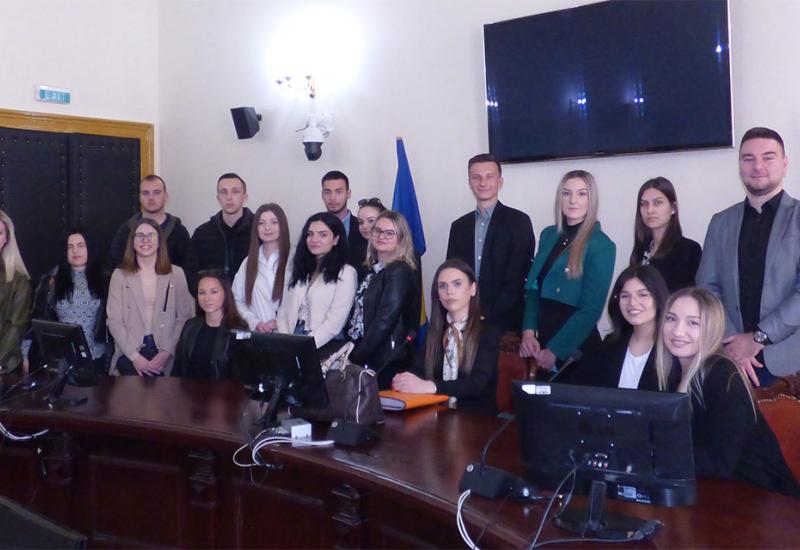 Studenti Pravnog fakulteta posjetili Županijski sud u Mostaru - Studenti posjetili Županijski sud u Mostaru