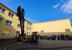 FOTO | Vježba u Čapljini: Vatrogasci ugasili požar na školi, HGSS i Hitna spasili dječaka