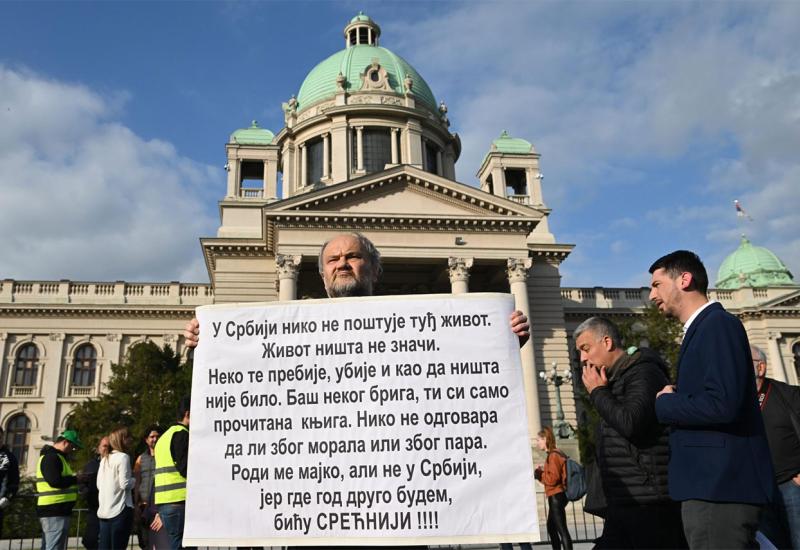 Veliki prosvjed u Beogradu: Stanje je napeto - Veliki prosvjed u Beogradu: ‘Stanje je napeto‘