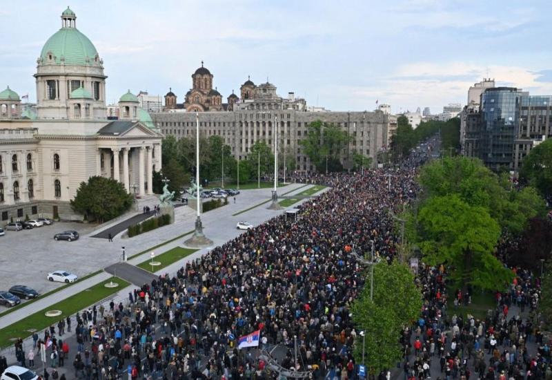 Najveći prosvjed u Srbiji u proteklih 10 godina - Beograd 