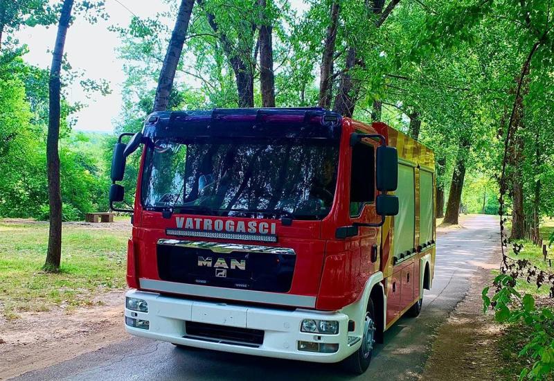 Dobrovoljno vatrogasno društvo Buna dobiva 'novo-polovno' vatrogasno vozilo