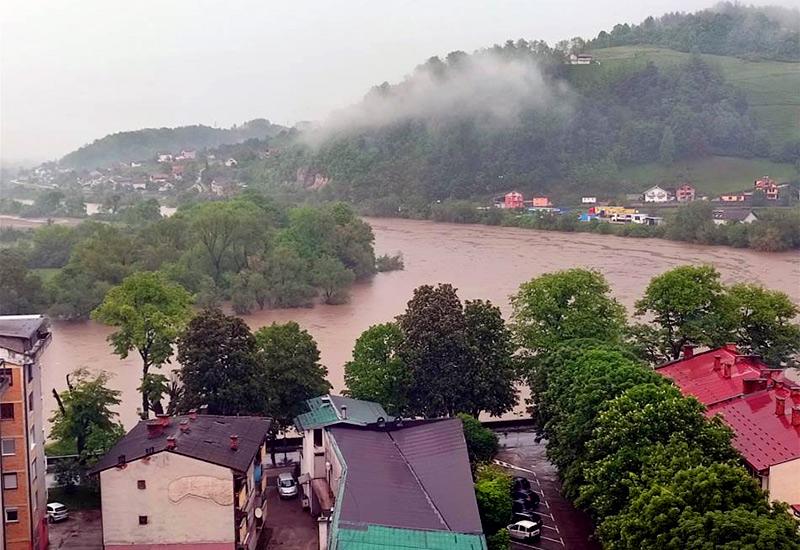 Novi Grad: Rijeke u opadanju, iz poplava evakuirano 15 osoba