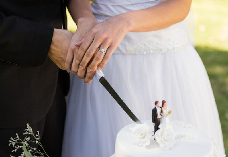 15 pitanja koja morate postaviti partneru prije vjenčanja