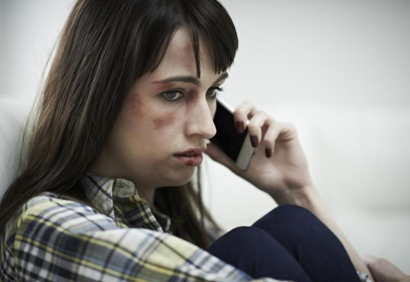 U dva dana više od 50 poziva žena žrtava nasilja