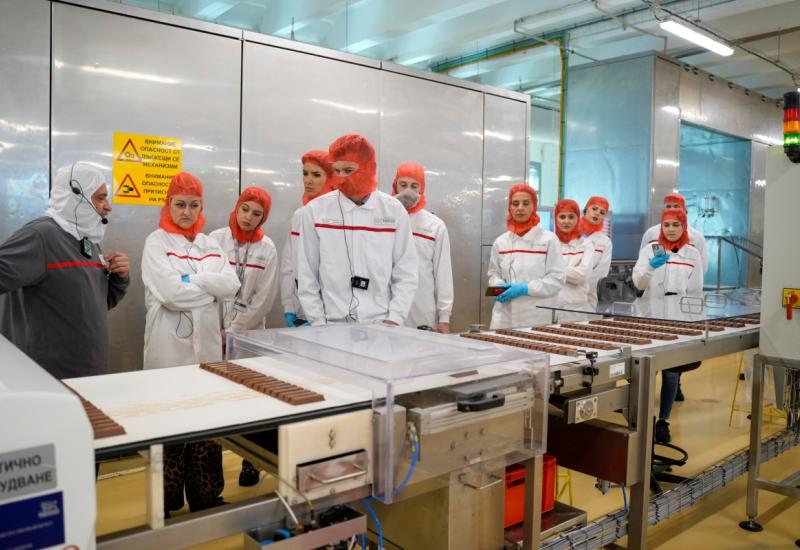 Novinari iz BiH iskusili izgled i osjećaj održive čarolije čokolade u tvornici Nestlé u Sofiji