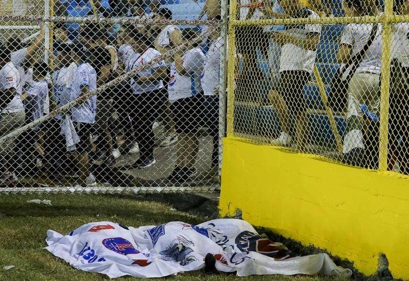 Velika tragedija u Salvadoru, 12 osoba poginulo u stampedu na stadionu 