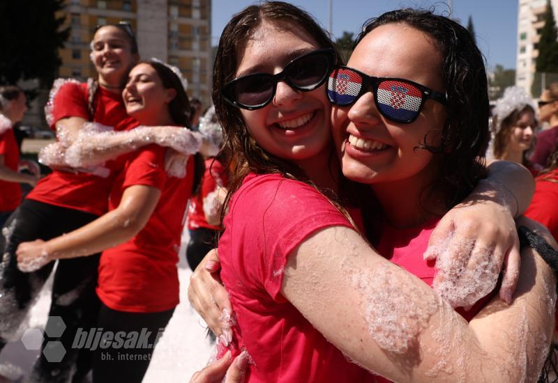 Norijada u Mostaru: Maturanti proslavili završetak srednjoškolskog obrazovanja 