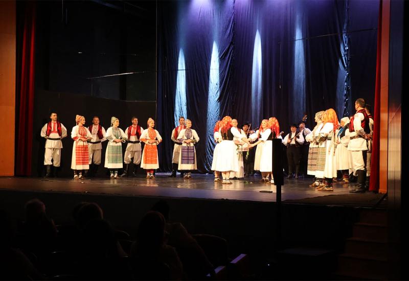 Plesni koncert Ansambla Lado - Mostarska publika uživala u plesnom koncertu Ansambla Lado