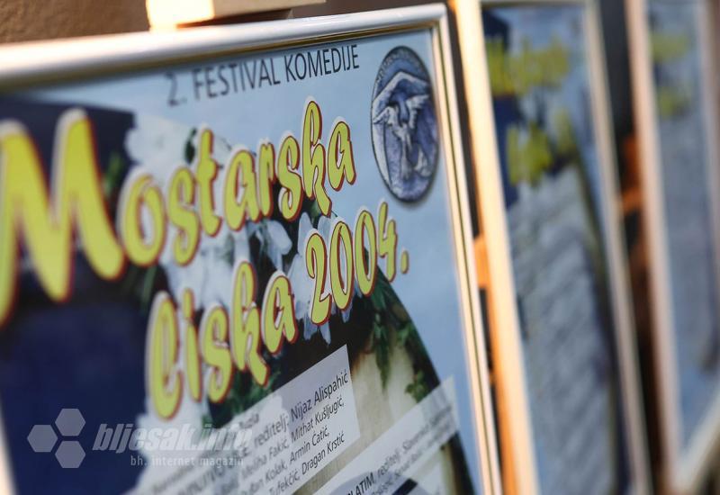 Predstavljena monografija Dvije dekade više od festivala - Mostarska liska - Mostarska liska: Nakon promocije monografije odigrana vrhunska predstava