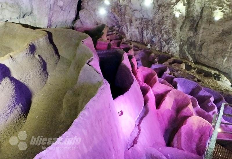 Stopića pećina - Sirogojno, selo neusporedivo zanimljivije od mnogih gradova