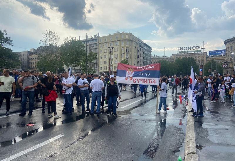 Skup Srpske napredne stranke u Beogradu - Počeo skup Srpske napredne stranke u Beogradu, trebao bi se obratiti i Dodik