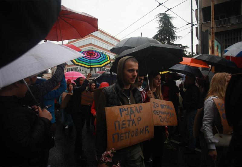 Održan četvrti prosvjed pod geslom Srbija protiv nasilja - Završen prosvjed u Beogradu, ispred RTS-a i dalje napeto