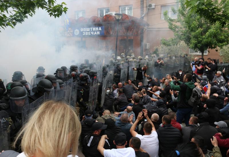 Kurti: Ne radi se o mirnim prosvjedima, već o gomili ekstremista u režiji službenog Beograda
