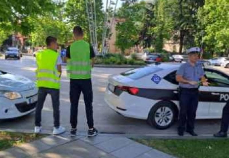 Kontrola prometa na ulicama Mostara - Mostar: Policija i učenici kontrolirali promet