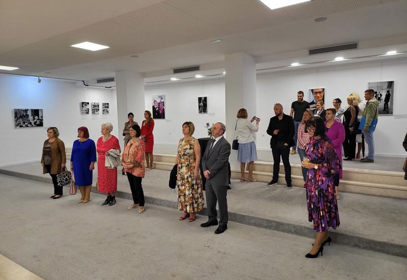 U Mostaru otvorena izložba 'Yves Saint Laurent by Alexandra i Pierre Boulat'
