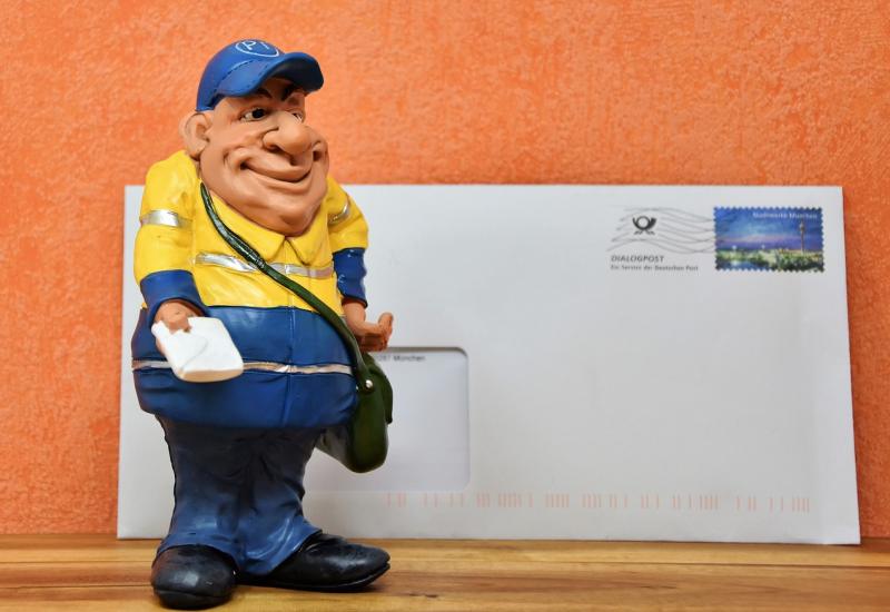 Švicarska: Poštar iz BiH krao čestitke iz kojih je vadio novac