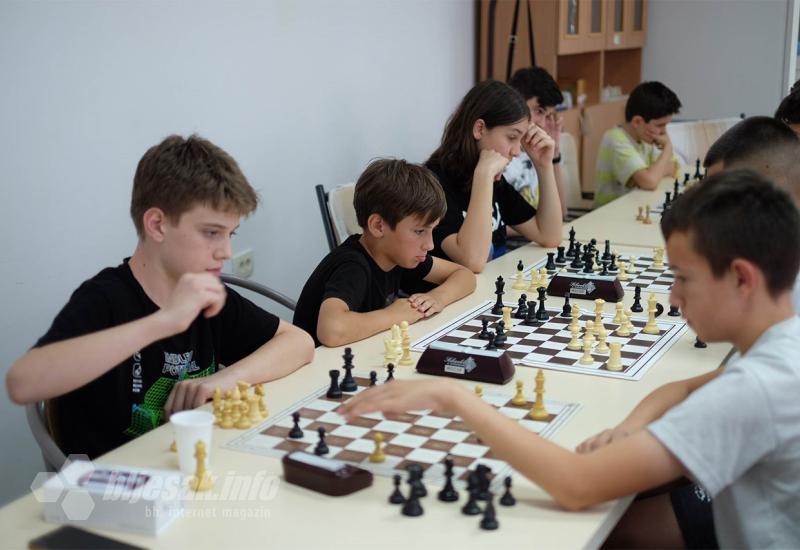 Na Sportskim igrama mladih u Ljubuškom danas je održan šahovski turnir - Lucija Galić i Matej Čerkez pobjednici šahovskog turnira