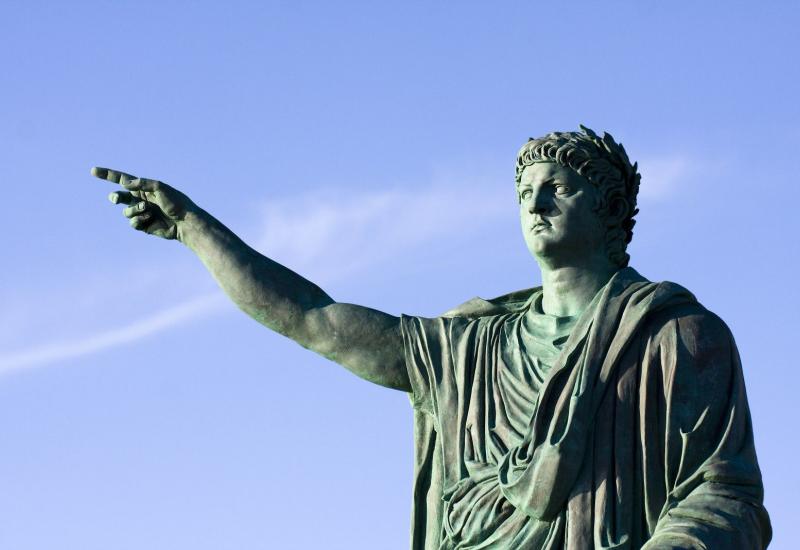 Rimski imperator Neron (15. prosinca 37. – 9. lipnja 68.) - Imperator koji je spalio Rim, pobio svoje najbliže, ali i Isusove apostole