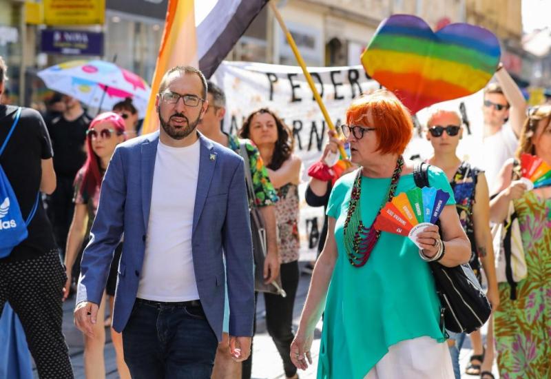Tomašević u Povorci ponosa: “Želimo da se sve LGBT osobe osjećaju dobrodošlo u Zagrebu”