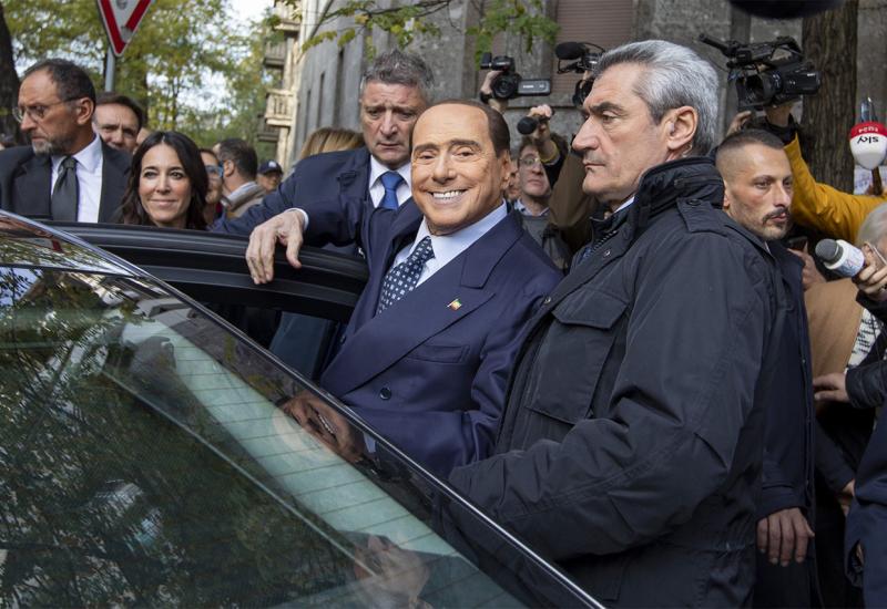 Postupaka koji su se vodili protiv njega previše je da bi ih se nabrojilo - Tko je bio Berlusconi: Od pjevača na kruzeru do tajkuna