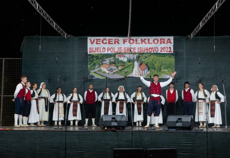 Večer Folklora u Bijelom Polju - Održana Prva večer trodnevnice i Večer Folklora u Bijelom Polju