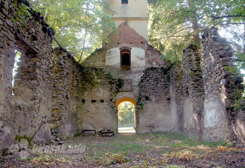 Ponutrica crkve u Macutama - Voćin: Od svetišta do zgarišta i natrag