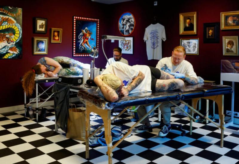 U Rembrandtovu muzeju otvoren salon za tetoviranje - U Rembrandtovu muzeju otvoren pop-up salon za tetoviranje