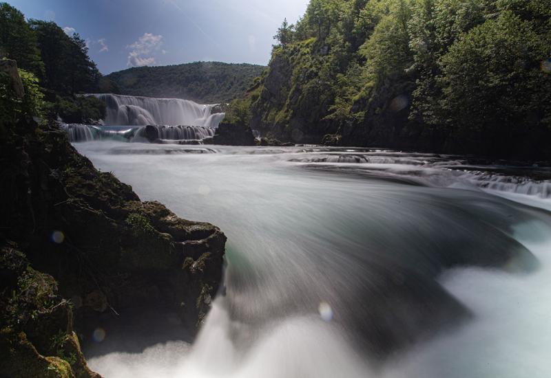 Rijeka Una se spušta niz predivni Štrbački buk - BiH ima jedan od najljepših slapova