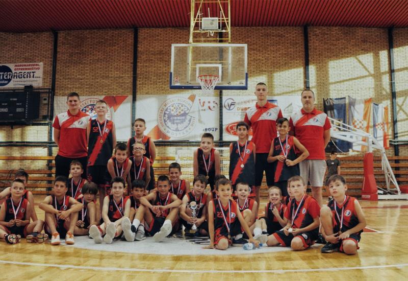 Škole košarke Zrinjski - Čapljina se zasluženo okitila titulom najbolje momčadi