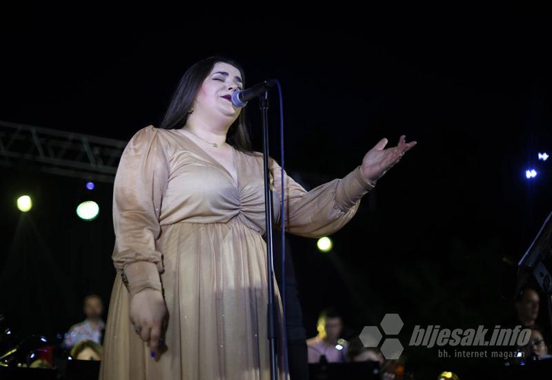 Music revolution u Velikom parku - Hitovi u mostarskom Zrinjevcu: Publika uživala u 