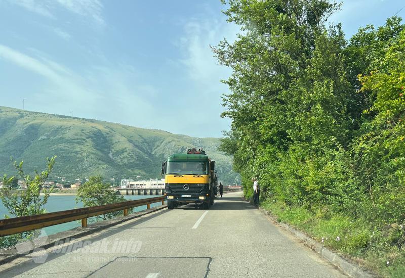 Frezanje asfalta - Mostar| Konačno! Krenuli radovi na opasnoj prometnici