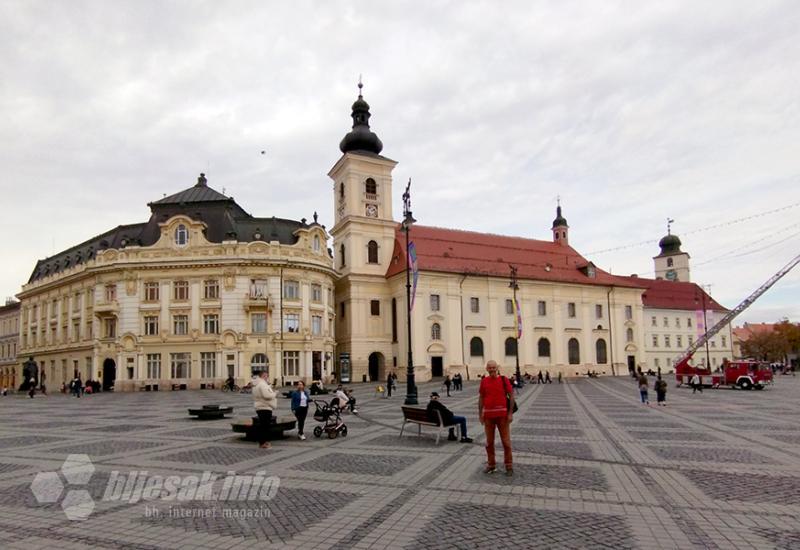 Sibiu, grad čije kuće spavaju otvorenih očiju (Transilvanijom uzduž & poprijeko 11.)