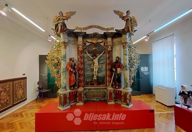 Oltar u Muzeju evangeličke crkve - Sibiu, grad čije kuće spavaju otvorenih očiju 