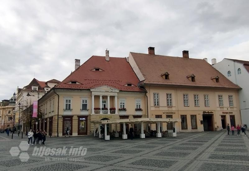 Sibiu, grad čije kuće spavaju otvorenih očiju (Transilvanijom uzduž & poprijeko 11.)