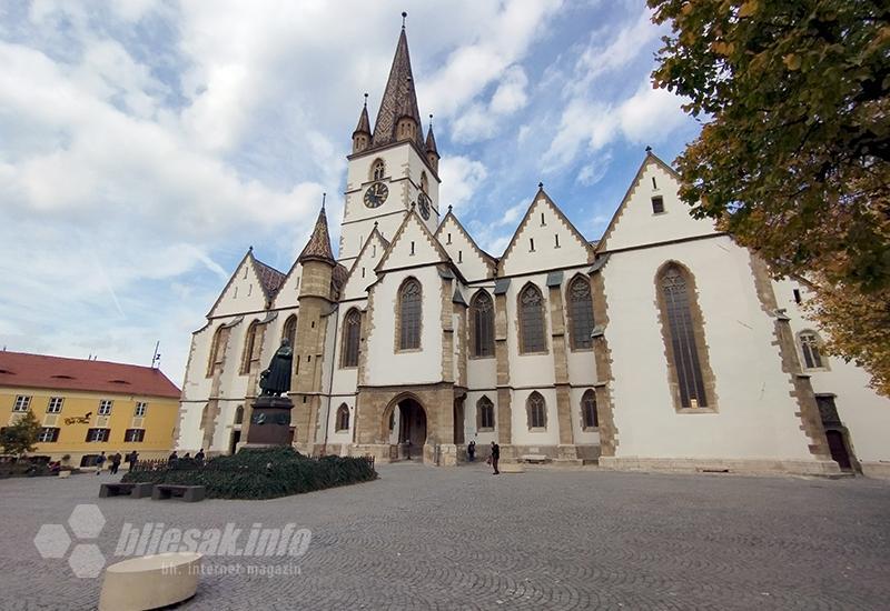 Sibiu, grad čije kuće spavaju otvorenih očiju (Transilvanijom uzduž & poprijeko 11.)