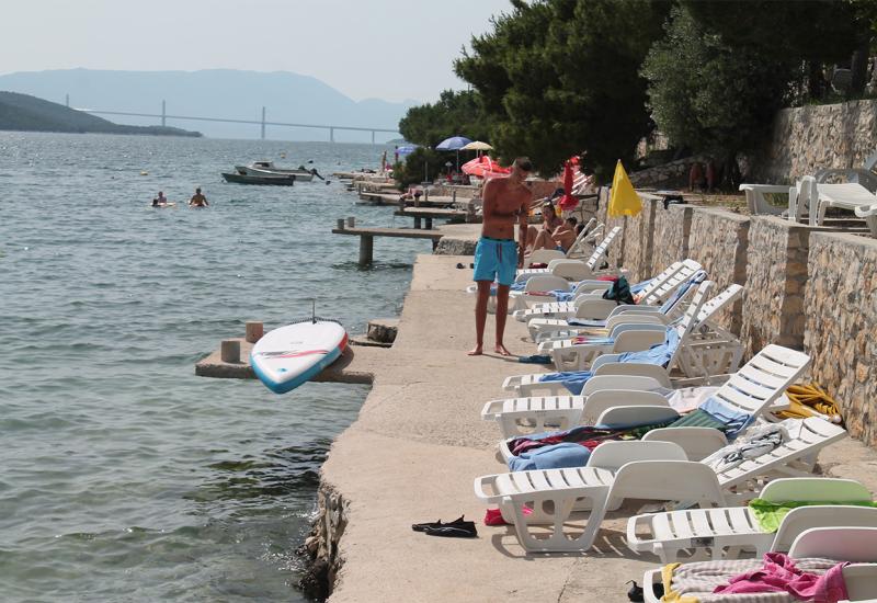 Prvih dana ljeta turisti stižu u Neum - FOTO: Prvih dana ljeta turisti stižu u Neum