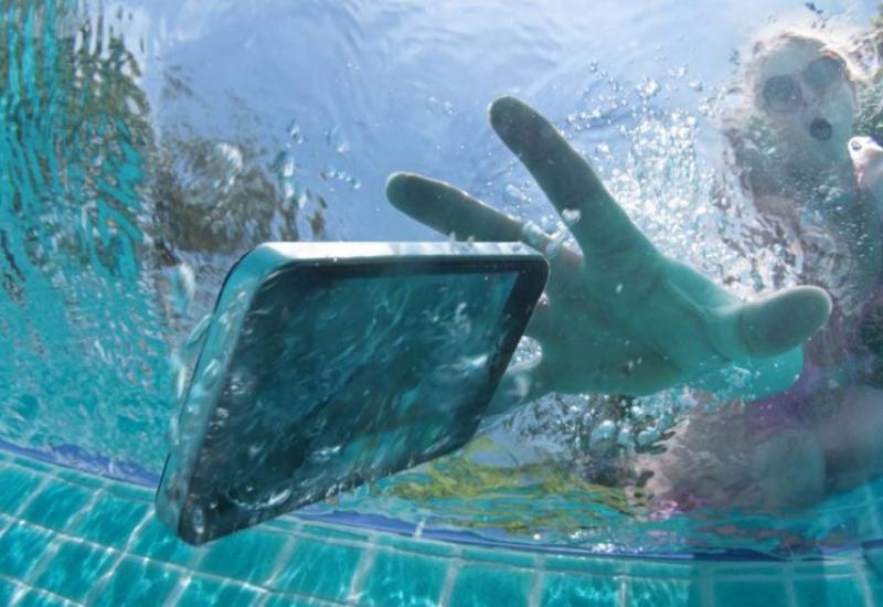Pametni telefon vam upao u vodu - Pametni telefon vam upao u vodu. Ne paničarite, ima rješenje