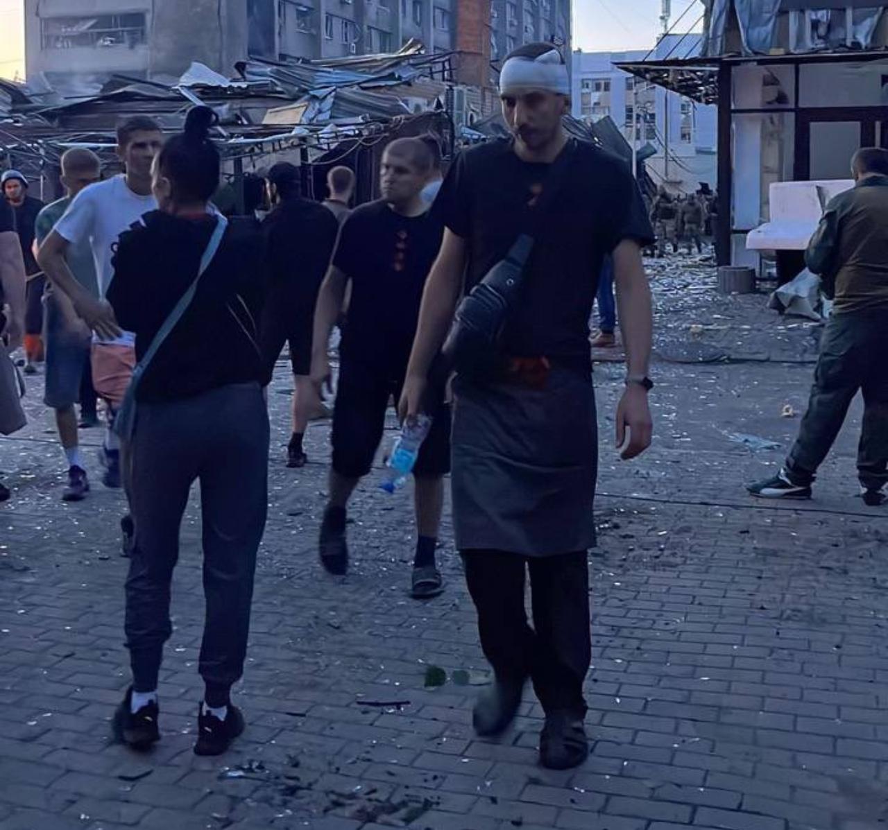 Ukrajinske vlasti: Rusi su pogodili restoran pun ljudi  - Ukrajinci tvrde: Rusi pogodili restoran pun ljudi 