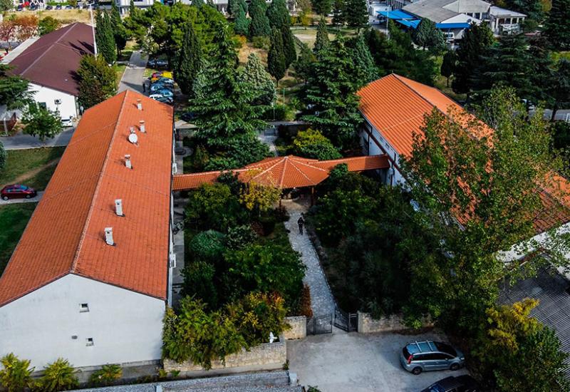 Fakultet informacijskih tehnologija na Univerzitetu Džemala Bijedića u Mostaru - Nezapamčena navala: Svi žele na FIT u Mostaru 