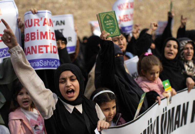 Erdogan: Naučit ćemo Zapad da vrijeđanje svetinja muslimana nije sloboda mišljenja