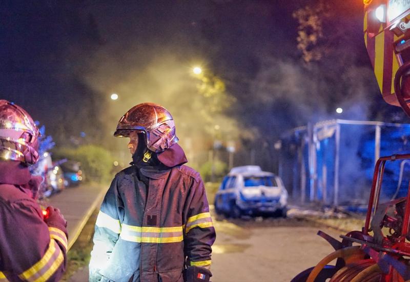 Poginuo vatrogasac tijekom prosvjeda u Francuskoj - Tijekom prosvjeda privedeno 157 osoba, poginuo vatrogasac